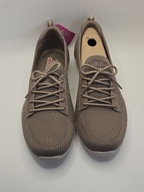 Skechers Women's Newbury Lace Up Sneakers Sz 8 Casual Walkers Comfy Support